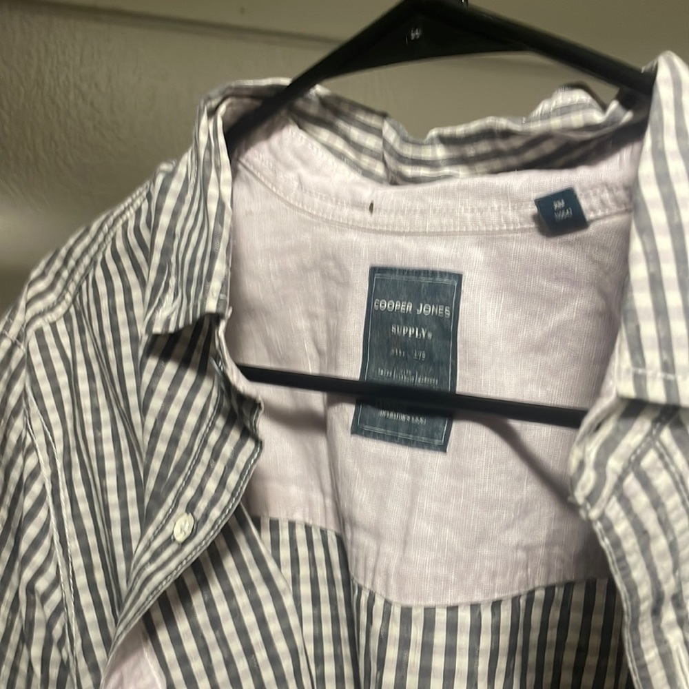 Very time squares gray and white long sleeve brand copper jones, size M.
